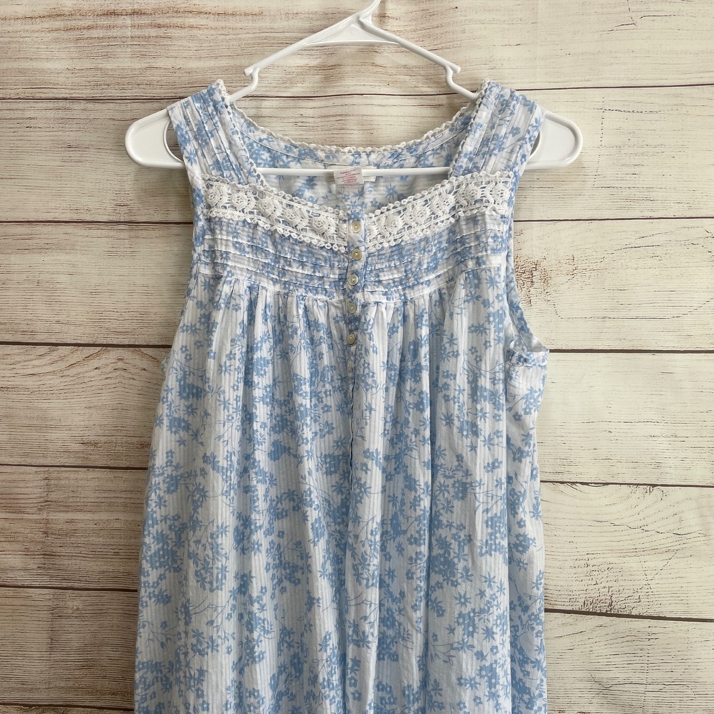 VINTAGE SHABBY CHIC MAXI GOWN IN BLUE FLORAL PRINT - Picture 2 of 8